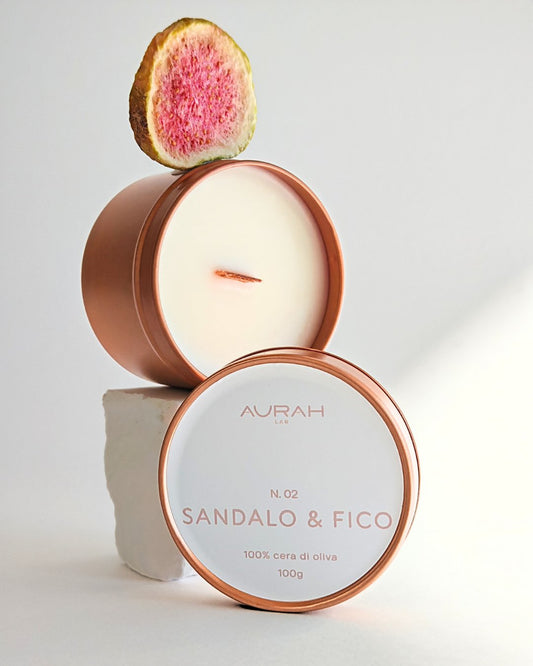 Candela travel Aurah Lab in latta rose gold, Sandalo & Fico in cera di oliva e stoppino in legno