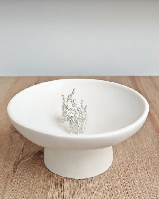 Eos, alzata decorativa in eco- resina Jesmonite fatta a mano da Aurah Lab.jpg