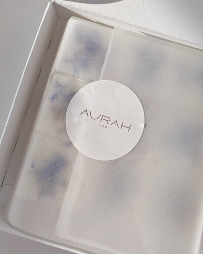 Set da 9 Praline botaniche (wax melt) in cera cera di oliva ai Cristalli di Sale, con petali di fiordaliso, ideali per il brucia essenze.