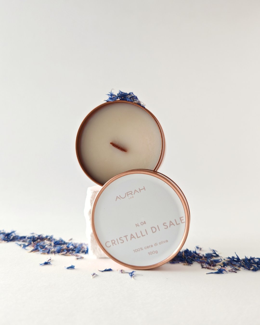 Candela travel Aurah Lab fragranza Cristalli di Sale in cera di oliva e barattolo di alluminio rose gold