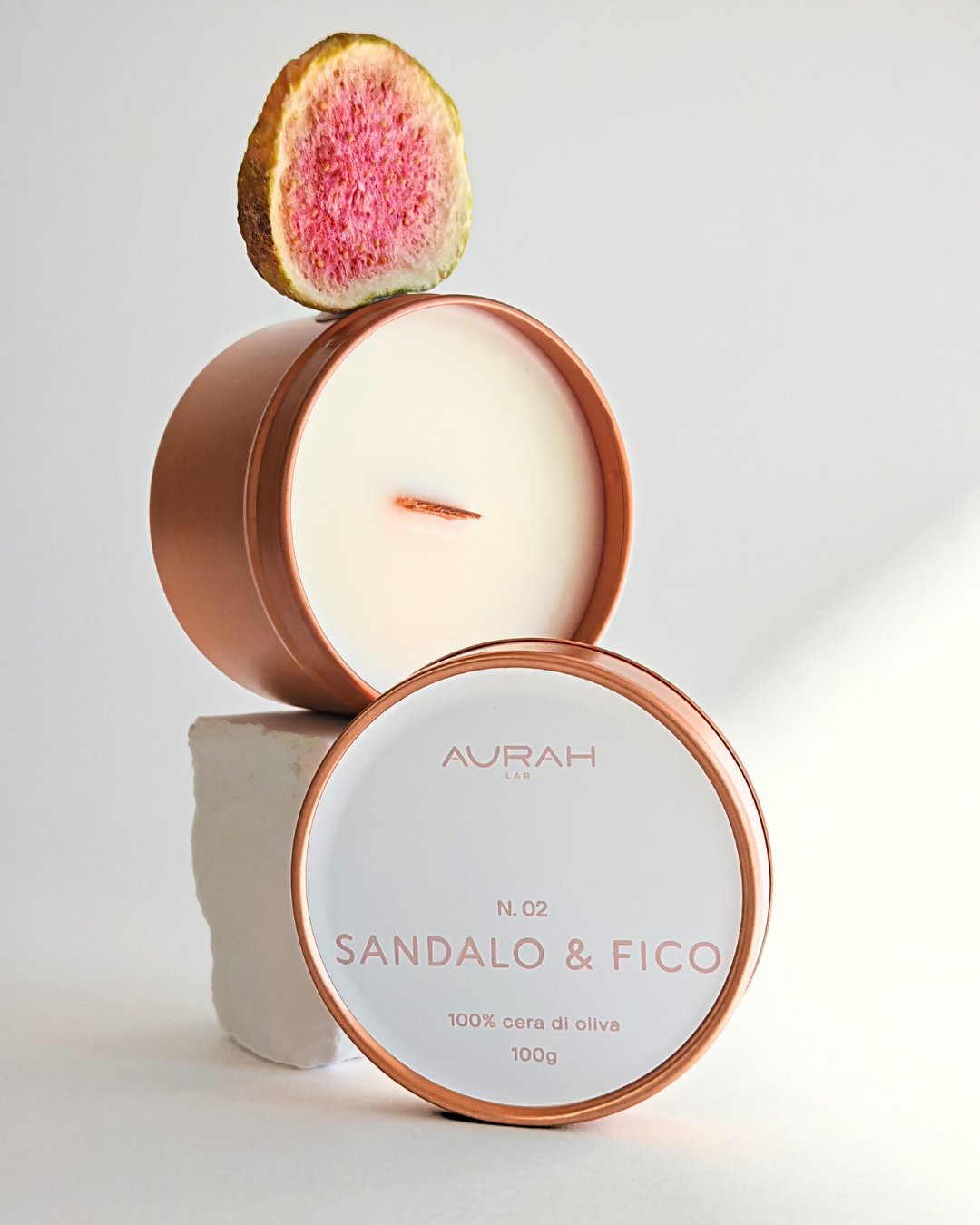 Candela travel Aurah Lab in latta rose gold, Sandalo & Fico in cera di oliva e stoppino in legno