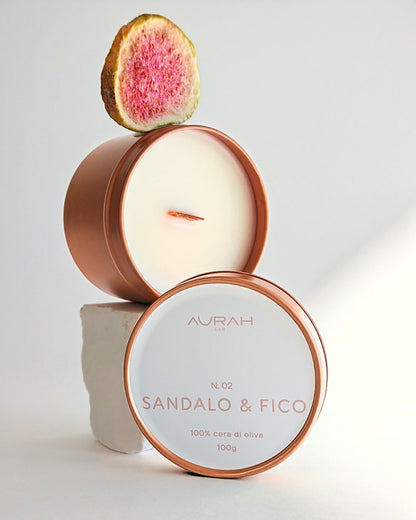 Candela travel Aurah Lab in latta rose gold, Sandalo & Fico in cera di oliva e stoppino in legno
