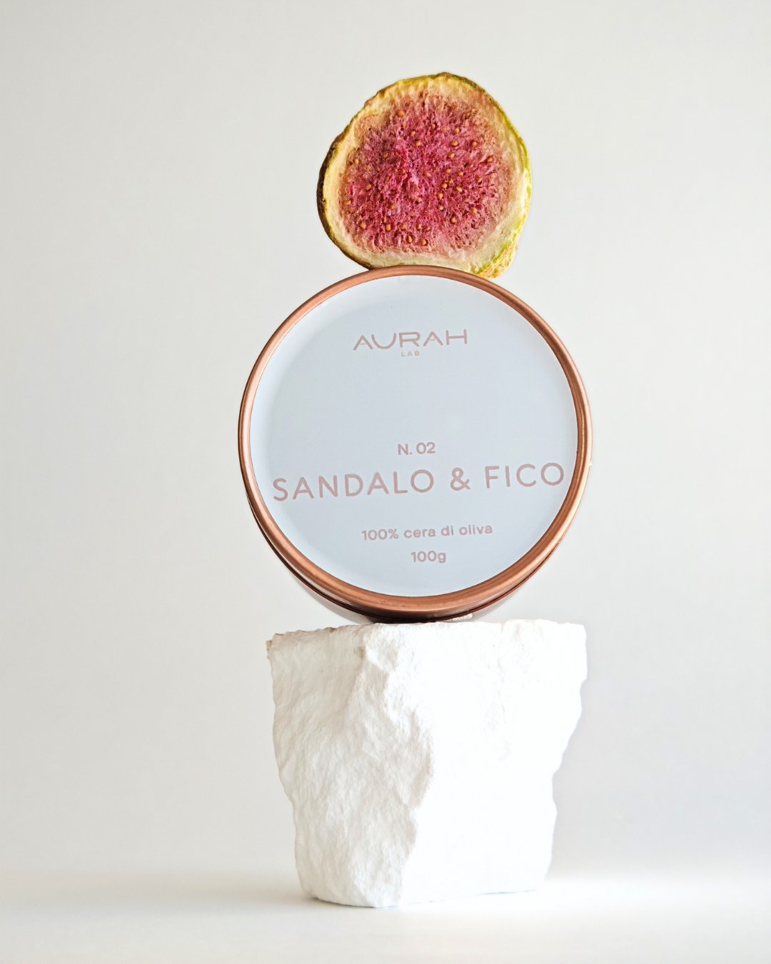 Candela travel Aurah Lab in latta rose gold, Sandalo & Fico in cera di oliva e stoppino in legno