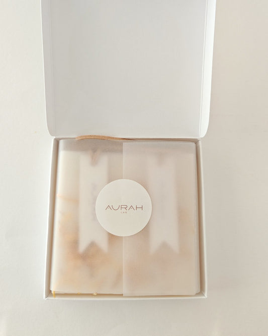 Gioielli Botanici Palo Santo Aurah Lab - set da 2 profumatori artigianali in cera di oliva con petali di calendula, ideali per armadi e cassetti