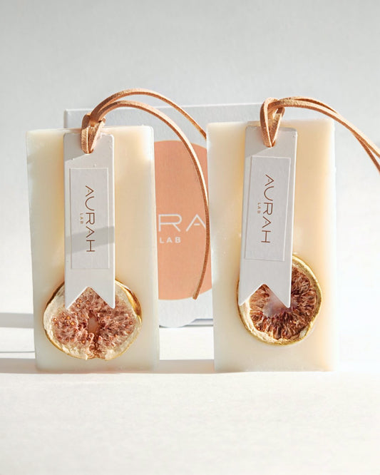 Gioielli Botanici Sandalo & Fico Aurah Lab - set da 2 profumatori artigianali in cera di oliva con fico essiccato, ideali per armadi e cassetti