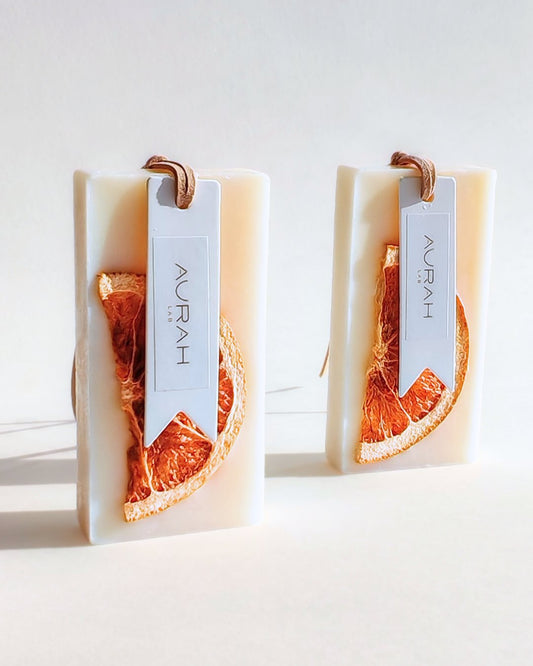 Gioielli Botanici Zagara & Arancia Aurah Lab - set da 2 profumatori artigianali in cera di oliva con scorze d'arancia essiccata, ideali per armadi e cassetti