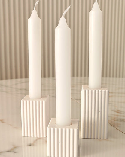 Tris porta candele in eco resina Jesmonite bianco prodotto a mano da Aurah Lab